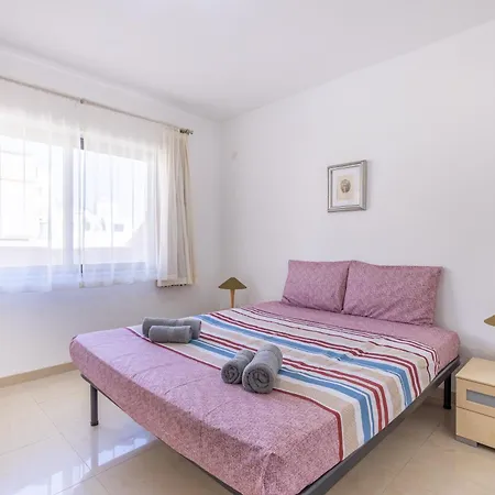 - Private Terrace, Mins Walk To Balluta Bay By Quicktrips Daire Sliema