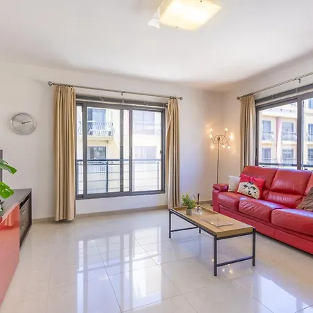 - Private Terrace, Mins Walk To Balluta Bay By Quicktrips *