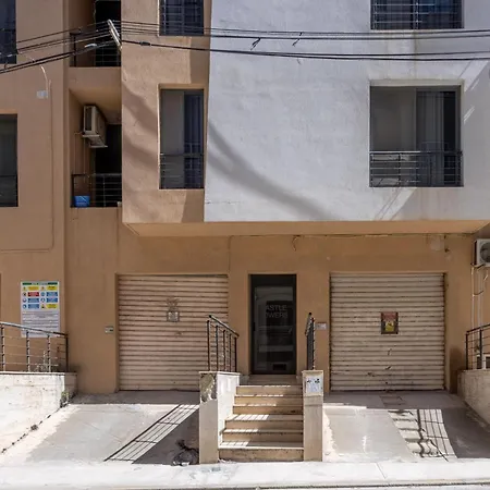 - Private Terrace, Mins Walk To Balluta Bay By Quicktrips *