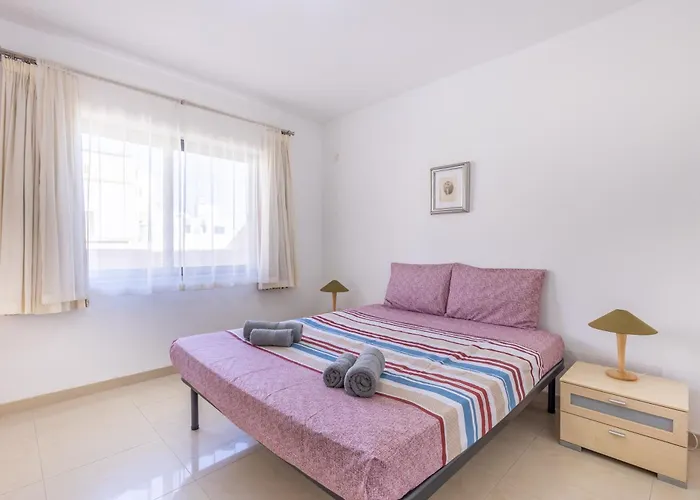 - Private Terrace, Mins Walk To Balluta Bay By Quicktrips Daire Sliema
