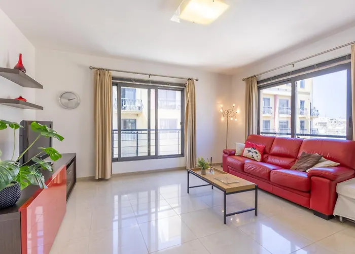 - Private Terrace, Mins Walk To Balluta Bay By Quicktrips *