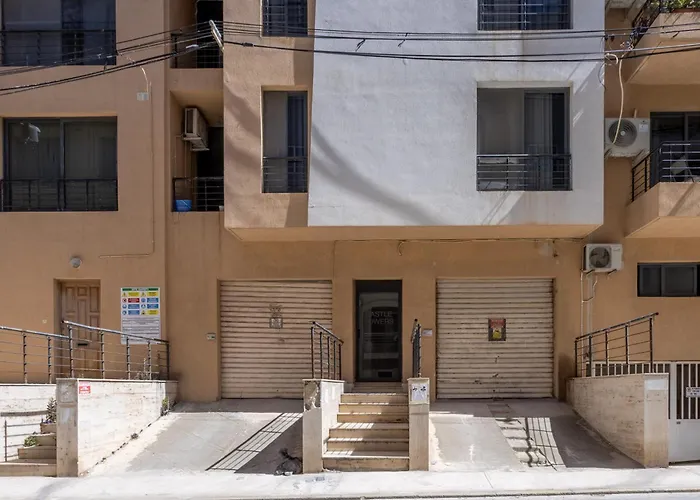 - Private Terrace, Mins Walk To Balluta Bay By Quicktrips *