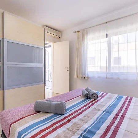 - Private Terrace, Mins Walk To Balluta Bay By Quicktrips